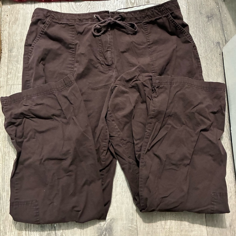 Danskin Women’s Dark Brown Capris